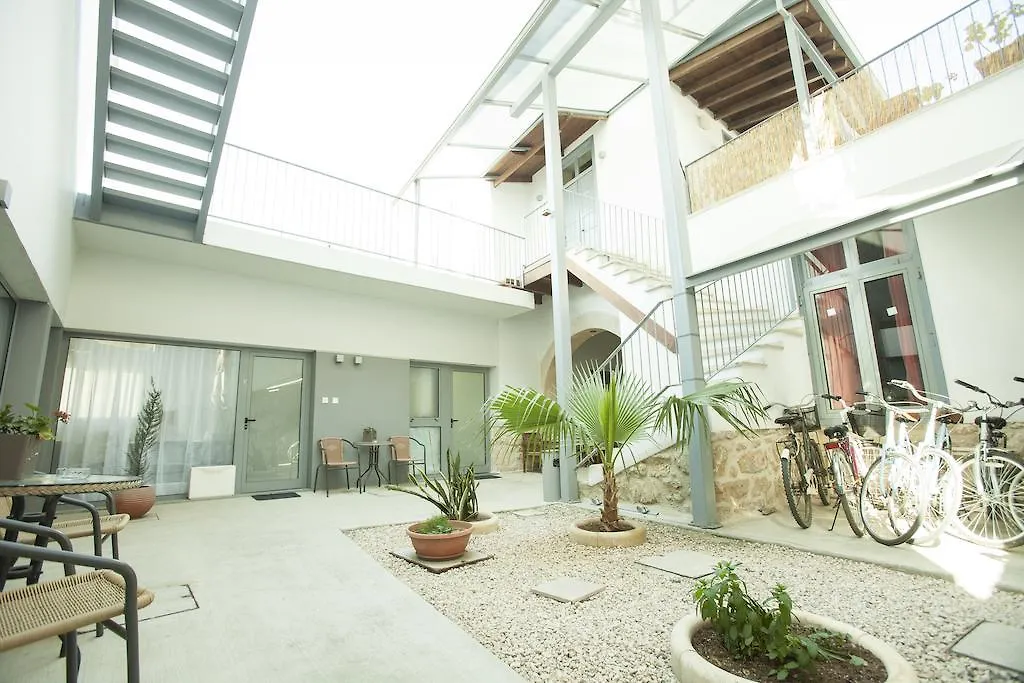 St. Lazaros Studios Lárnaka Apartman